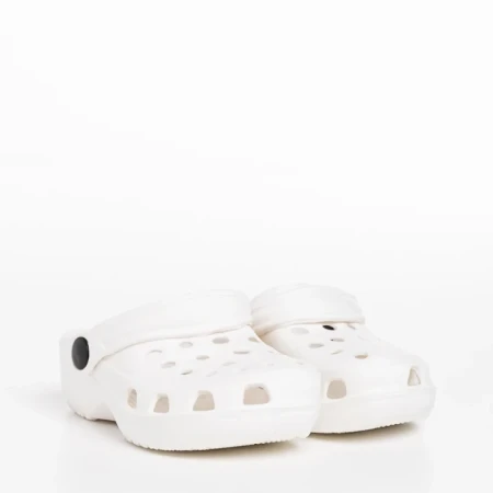 Детски чехли  белиот синтетичен материал Gigi