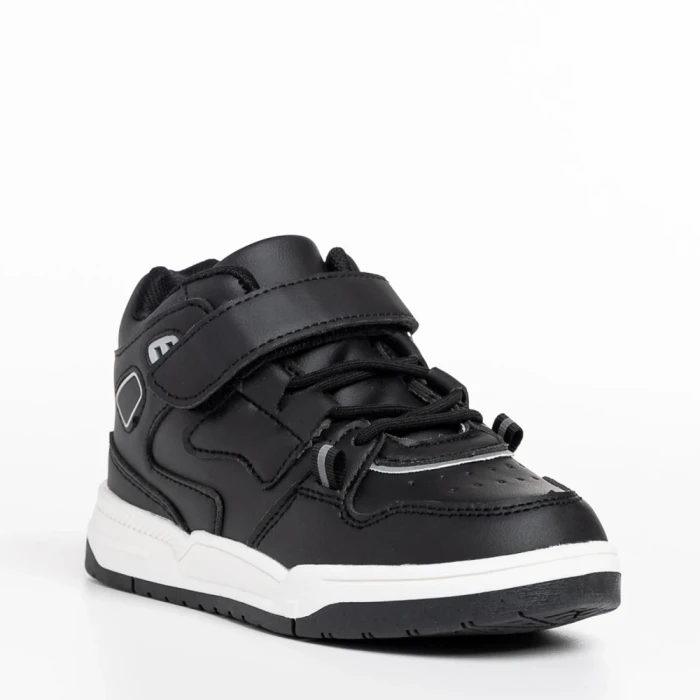 Детски спортни обувки  черни от еко кожа  Richey