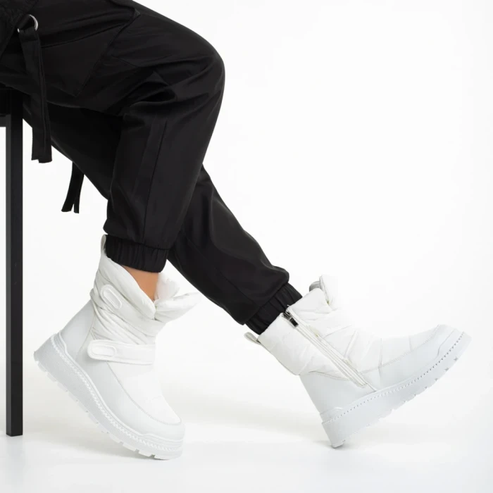 Дамски чизми бели  от еко кожа и текстилен материалXiomara