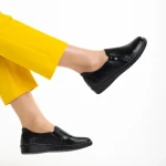 Дамски обувки  черни  от еко кожа  Caressa