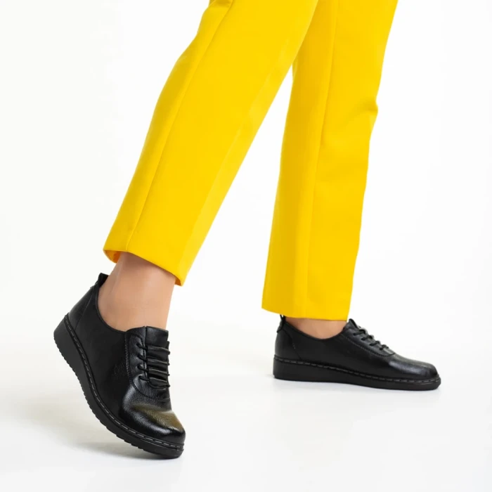 Дамски обувки  черни  от еко кожа  Atara