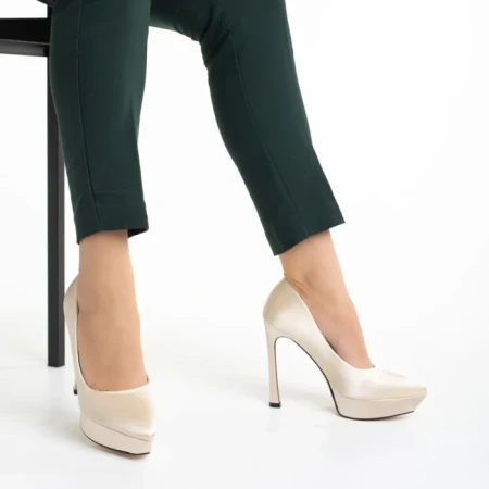 Дамски обувки  бежови от текстилен материал  Coriana