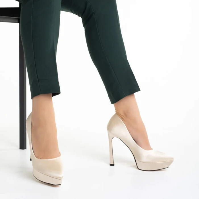 Дамски обувки  бежови от текстилен материал  Coriana