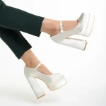 Дамски обувки кремави от текстилен материал  Caira