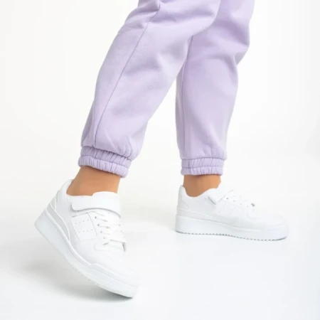 Дамски спортни обувки  бели от еко кожа  Colter