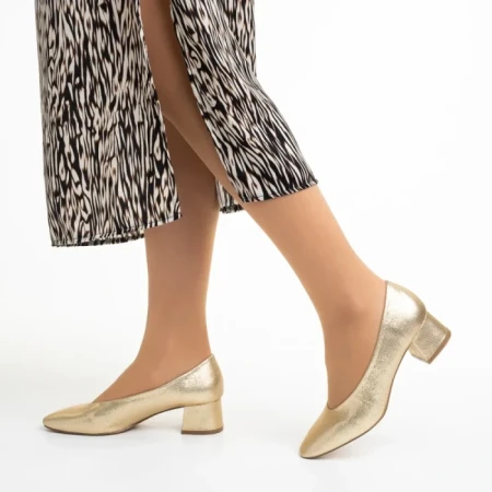 Дамски обувки  златисти от еко кожа  с ток  Veda