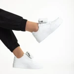 Дамски спортни обувки  бели от еко кожа Inola