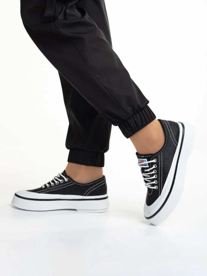 Дамски  кецове  черни  от текстилен материал  Dariana