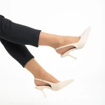 Дамски обувки  бежови от текстилен материал  с ток  Oveta