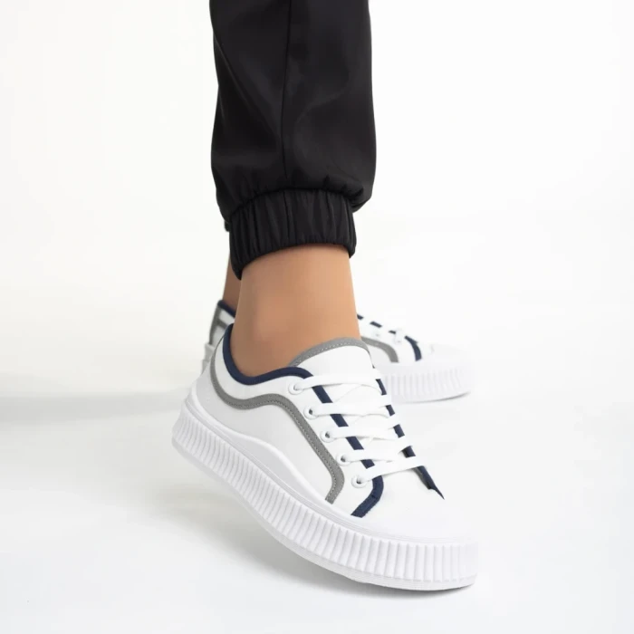 Дамски  кецове  бели от текстилен материал  Malaya