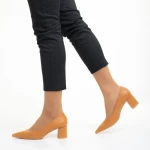 Дамски обувки  камел  от еко кожа с ток  Amarilis