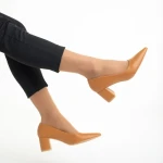 Дамски обувки  камел  от еко кожа с ток  Amarilis