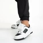 Дамски спортни обувки  бели с черно  от еко кожа Inola