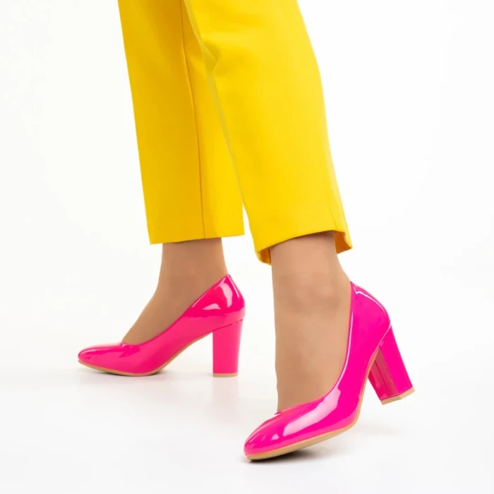 Дамски обувки  с ток  цикламени  от еко кожа Crenta