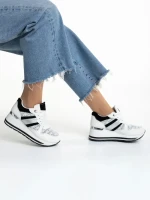 Дамски спортни обувки  бели cu negru от еко кожа  Izebel