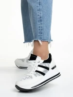 Дамски спортни обувки  бели cu negru от еко кожа  Izebel