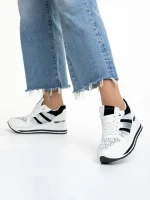 Дамски спортни обувки  бели cu negru от еко кожа  Izebel