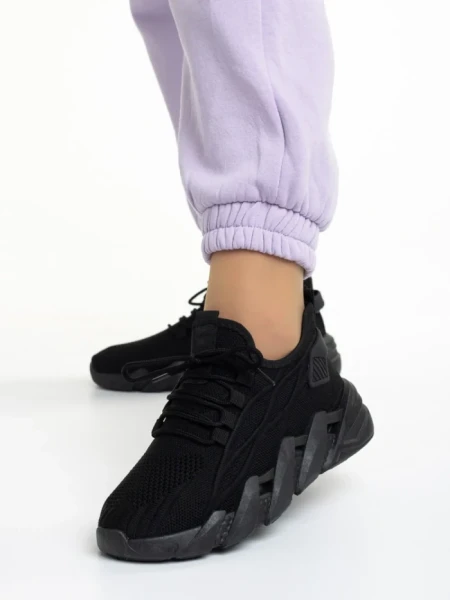 Дамски спортни обувки  черни  от текстилен материал  Leanna