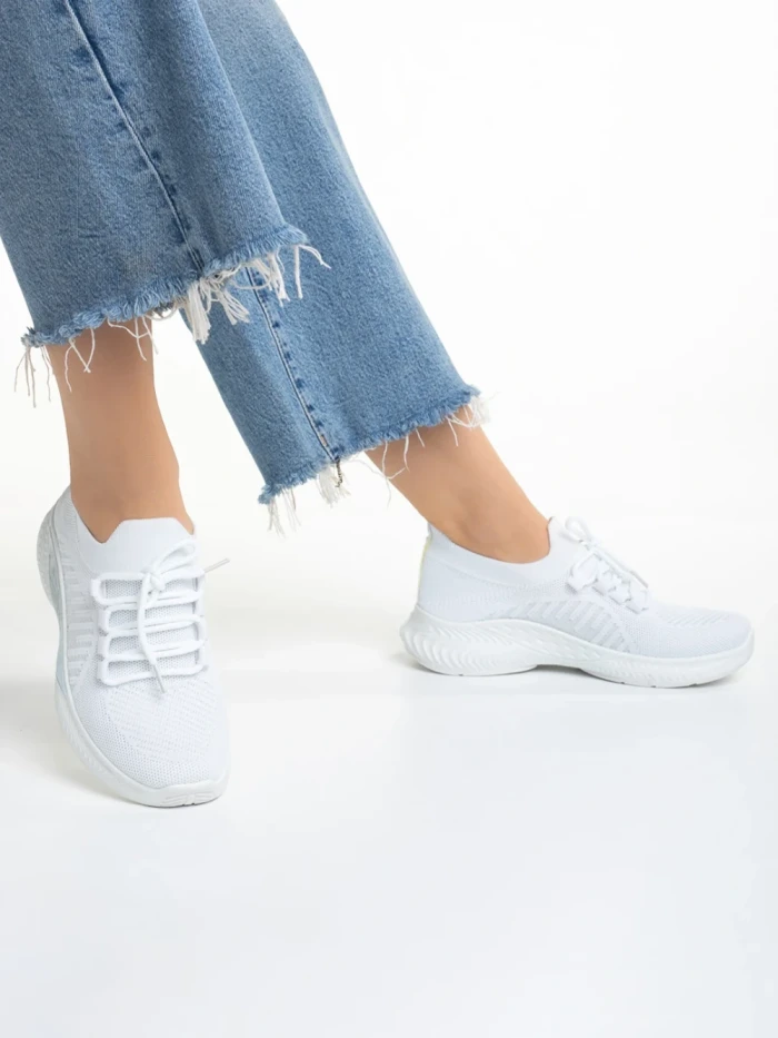 Дамски спортни обувки  бели  от текстилен материал  Matrona