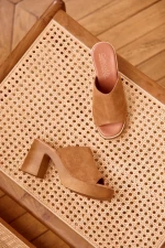 Дамски чехли  Girlhood камел  от велур  Anisa