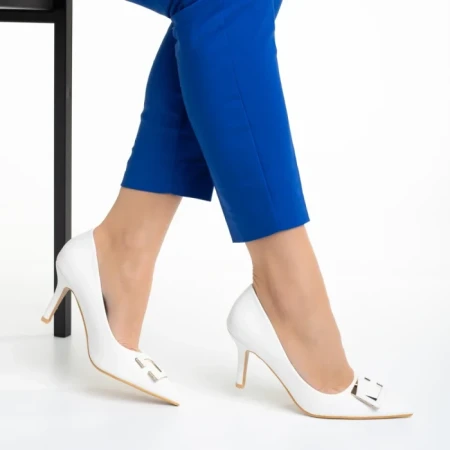 Дамски обувки  бели  с ток от еко кожа Katla