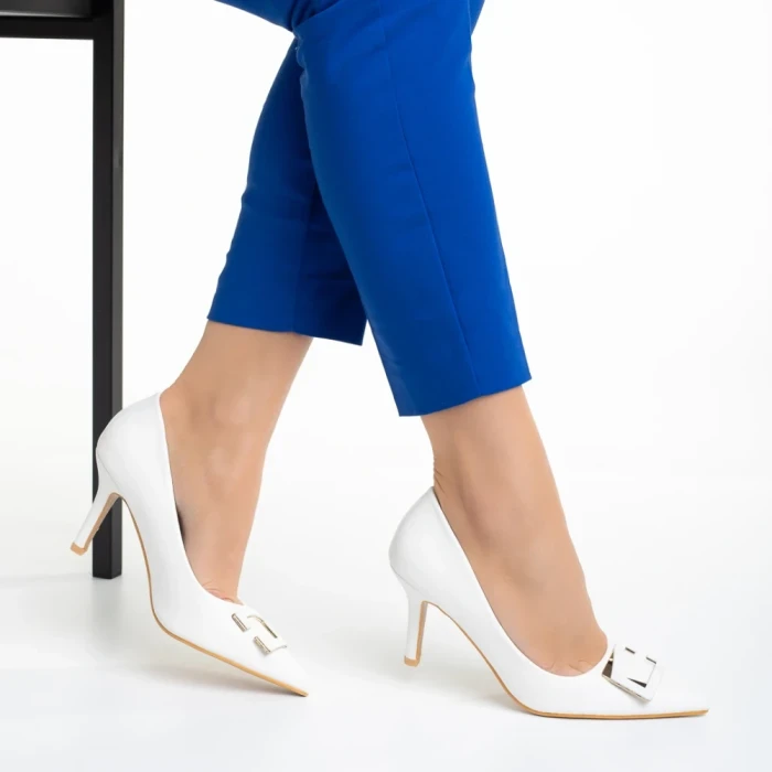 Дамски обувки  бели  с ток от еко кожа Katla