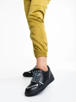 Дамски спортни обувки черни  от еко кожа  Gustava