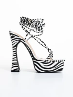 Дамски сандали  бели  с черно  от еко кожа  Kimbra