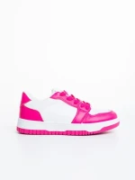 Дамски спортни обувки бели с  цикламено  от  еко кожа  Narine