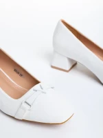 Дамски обувки бели с ток  от текстилен материал  Norina