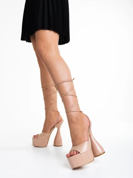 Дамски сандали  тъмно бежови от  лачена еко кожа  Narine