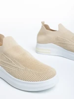 Дамски спортни обувки  бежови от текстилен материал  Rumiana