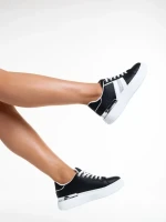 Дамски спортни обувки  черни  от еко кожа Doretta