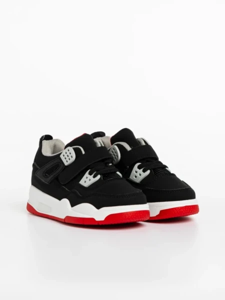 Детски спортни обувки  черни с червено от еко кожа Rayan