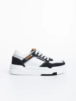 Дамски спортни обувки  черни  с бяло от еко кожа Tasnia