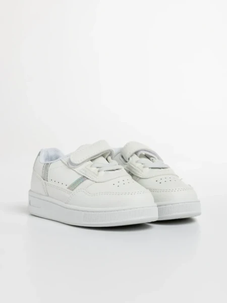 Детски спортни обувки  бели от еко кожа Navi