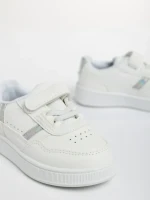 Детски спортни обувки  бели от еко кожа Navi