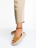 Дамски сандали камел  от еко кожа и текстилен материал Lainie