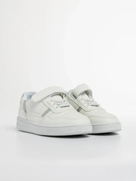 Детски спортни обувки  бели от еко кожа Navi