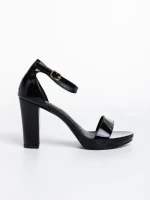 Дамски сандали  черни  от лачена еко кожа  Disha