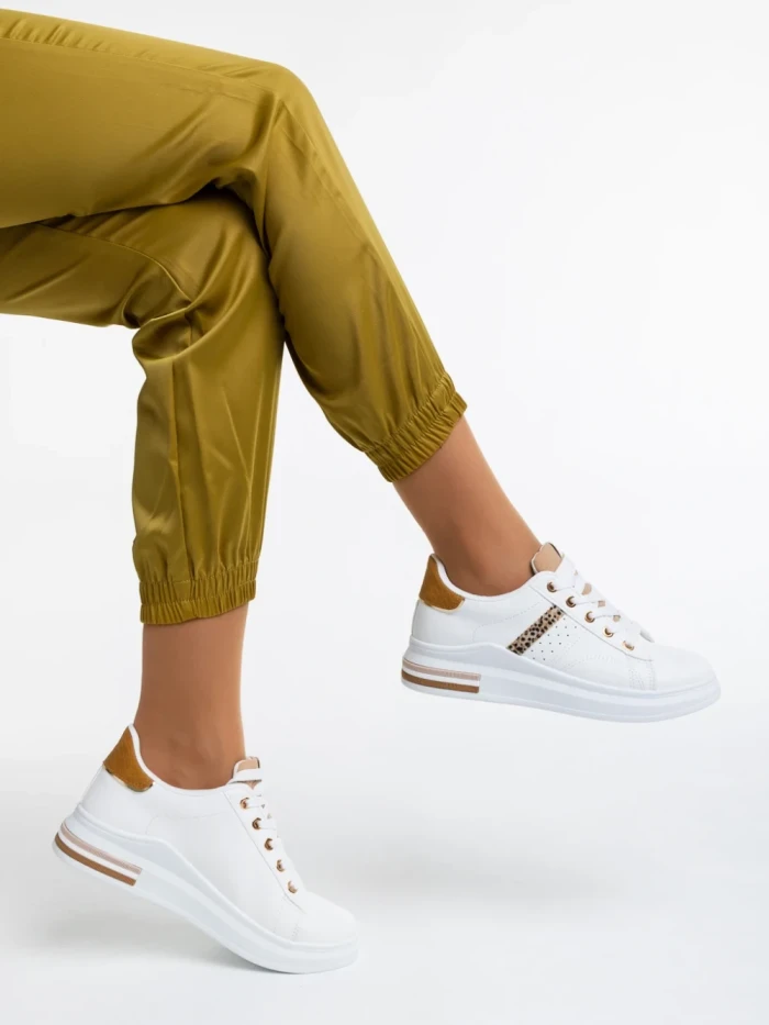 Дамски спортни обувки бели от еко кожа Sarena