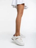 Дамски спортни обувки бели с грена от еко кожа Sarena