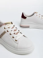 Дамски спортни обувки бели с грена от еко кожа Sarena