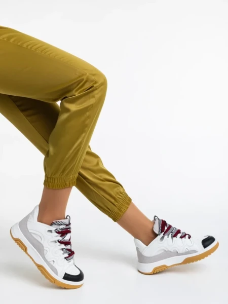 Дамски спортни обувки бели с черно от еко кожа Angelien