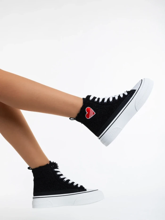 Дамски кецове черни от текстилен материал Yustina