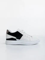Дамски спортни обувки бели с черно от еко кожа Alisha
