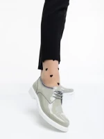 Всекидневни дамски обувки бежови от лачена естествена кожа Estebana