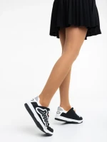 Дамски спортни обувки бели с черно от еко кожа Azurine