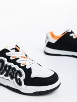 Дамски спортни обувки бели с черно от еко кожа Azurine