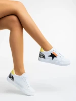 Дамски  спортни обувки бели с черно от екологична кожа Yeva